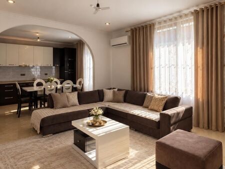 Prane Stadiumit dinamo , jepet me qera apartament 2+1+Parking.