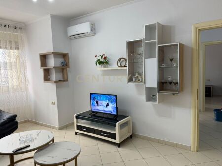 Jepet me qira apartament 2+1+2 prane Kazazit