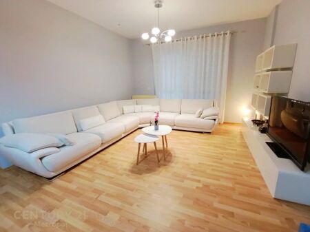 APARTMENT 2+1+2 FOR RENT NEAR THE CENTER