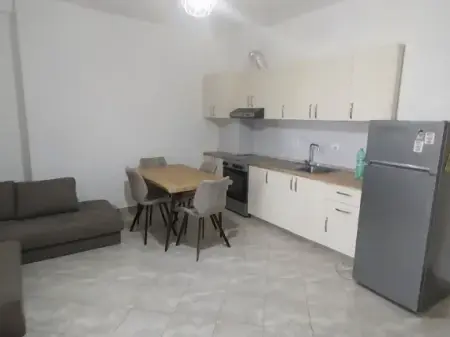 Jepet me qira 1+1+parkim Liqeni i Thate 550 mije leke