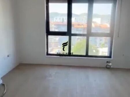 UFFICIO IN AFFITTO 45 M2 COMUNE DI PARIGI 55.000 LEKE FH-95762