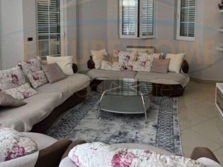 Affitto, Villa su 3 piani, Paskuqan, Tirana