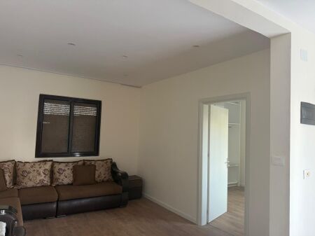 Affitto | Shtëpi private 2 + 1+Post Parkimi | Ali Demi | 450 €/mese