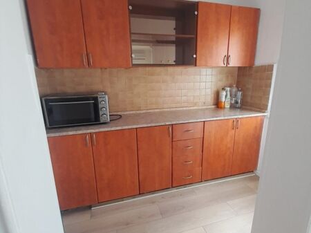 🏠 JEPET ME QIRA 1+1 – RRUGA NAIM FRASHËRI