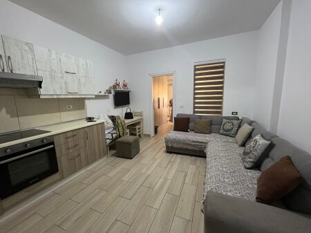 Jepet apartament 1+1 me qera te kisha ortodokse Vlore