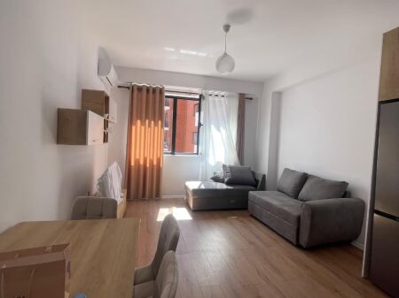Jepet 1+1 me qira – Urban Gate, Astir