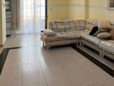 Qira, Apartament 4+1+2+ Post parkimi, Fresk, Tiranë