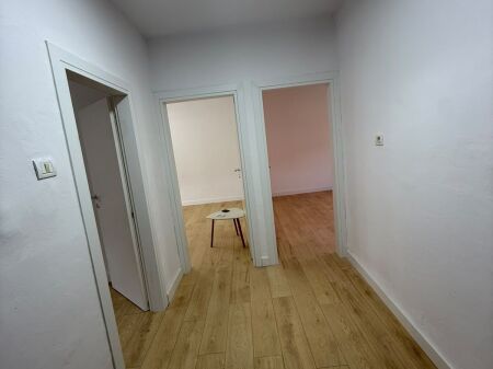 Shitet apartament 2+1