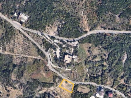 Shitet 900m2 tokë buzë rrugës kryesore të Dajtit