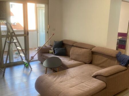 2+1, 2° piano con ascensore, kristal center, comune di parisit, 700 mila lek