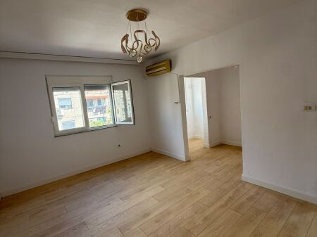 Shitet Apartament 2+1 ne Durres