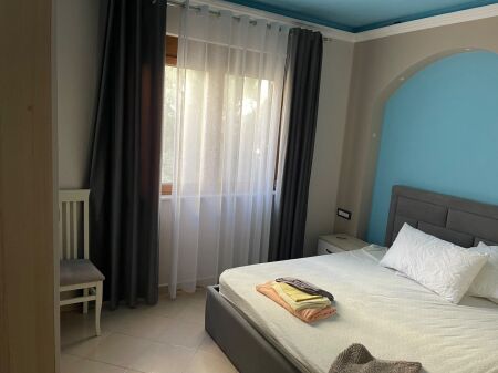 Apartament me qera Golem