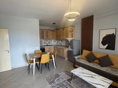 Apartament 1+1 ne shitje , Rruga 5 Maji !