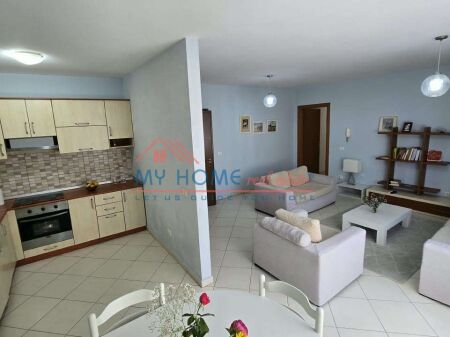 Apartament 2+1+2 ne shitje tek Rruga e Barrikadave ne Tirane