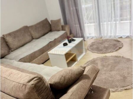 Qera, Apartament 2+1, Tek Rezidenca Odeon,Vlore 660 €    60,000 Lekë