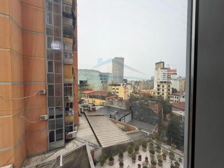 Apartment 2+1+2 for sale in the Center, opposite Toptani