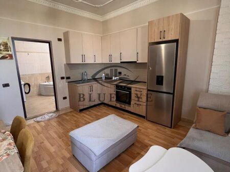 JEPET ME QIRA APARTAMENT 2+1 PRANË STADIUMIT, DURRËS