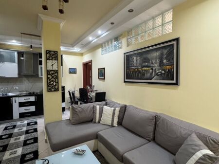 🏠 Jepet me qira apartament 3+1 përballë Deliorgjit.