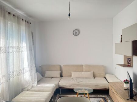 Casa in Affitto 1+1 - Rotonda di Shkoze, Tirana