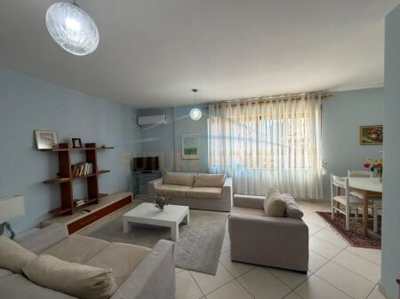 Shitet, Apartament 2+1+2, Rruga e Barrikadave, Tirane  33,000,000 Lekë