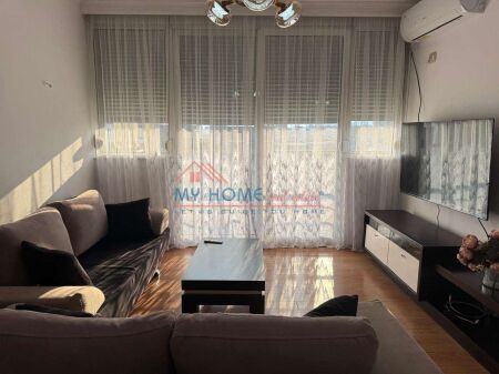 Apartament 1+1 me qera tek 21 Dhjetori ne Tirane