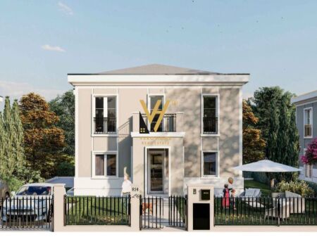 VILLA TRIPIANO IN VENDITA A ROLLING HILLS, IL LAGO 710.000 EURO