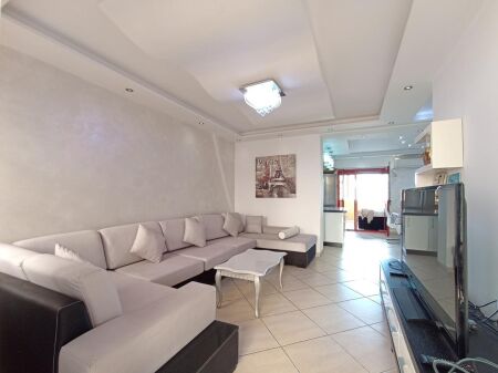 Japim me qira super apartament 2+1+verande ne Durres