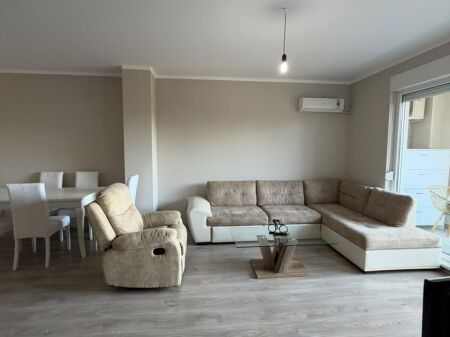 Appartamento 2+1 in affitto in Via Siri Kodra.