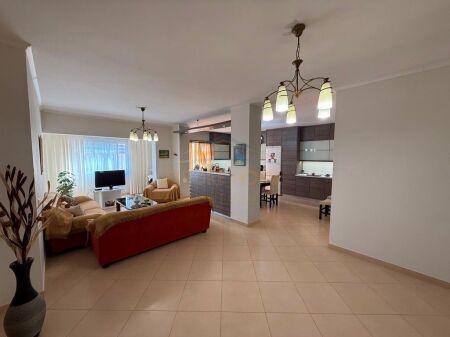 Shitet, Apartament 3+1+2, Rruga Mihal Ballkameno, Pogradec