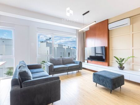 # IN AFFITTO: Villa di 3 Piani (📍 ABA Residence - Farkë 🏞) 4 Camere da Letto, 3 Bagni & 3 Posti Auto + Terrazza - Prima Volta in Affitto, Completamente Nuova e Arredata ✨ 2.000€/Mese