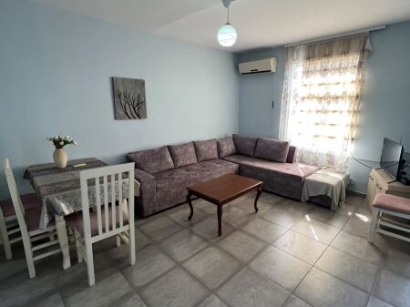 Apartament me qera 1+1