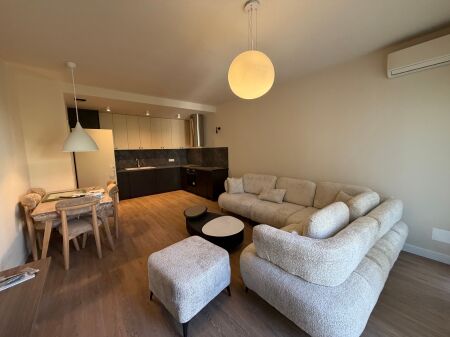 🏡 Apartment 2+1 for rent – Artificial Lake, near Radisson 💶 Price: 80000 leke per month  