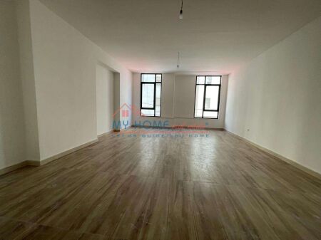 Ambient biznesi me qera Rruga Mine Peza Tirane