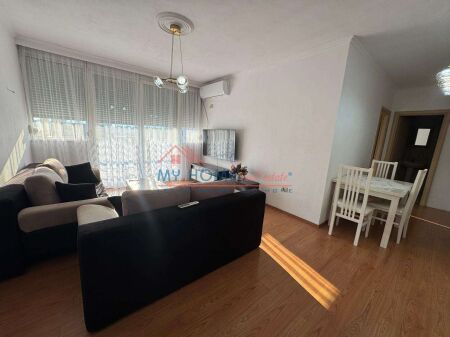 Apartament 1+1 me qera tek 21 Dhjetori ne Tirane