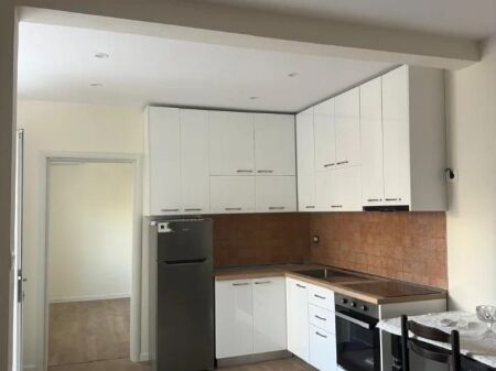 Affittasi Appartamento 2+1+1 con Balcone