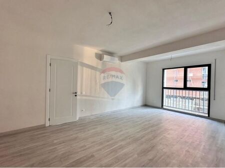 Apartament - Për Qira - Bulevardi i Ri, Tiranë(ID: 530261047-290)