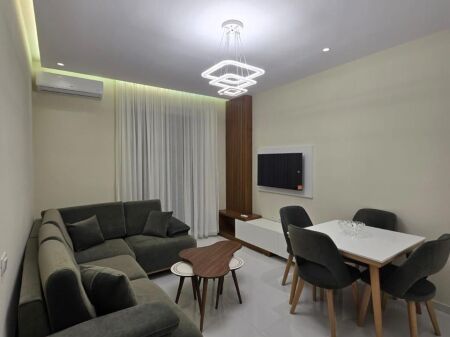 Jepet apartament 1+1 me qira tek Kompleksi Univers City, Qtu ! 450 mije leke i pa diskutueshem !