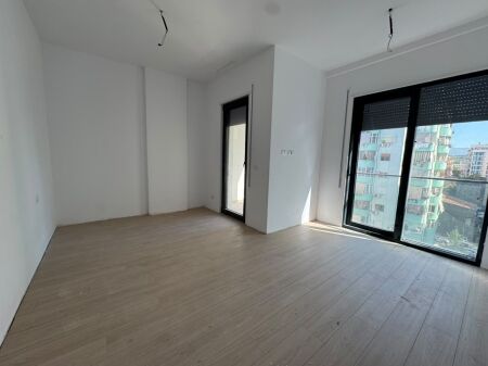Apartament modern 2+1 për shitje tek Kristal Building – komoditet dhe stil urban