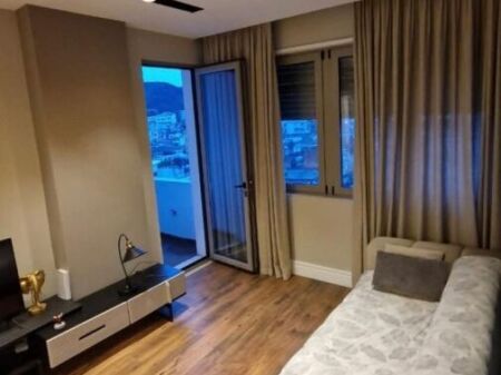 APARTAMENT 2+1 ME QIRA YZBERISHT