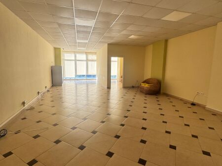 VENDITA LOCALE COMMERCIALE – VICINO AL TRIBUNALE