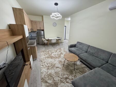 🏡 Affitto Appartamento 1+1 📍 Via 4 Dëshmorët 📐 Superficie: 69 m² 🏢 Palazzo nuovo ⬆️ Piano: 2 💰 Prezzo: 55.000 lek/mese Indiscutibile