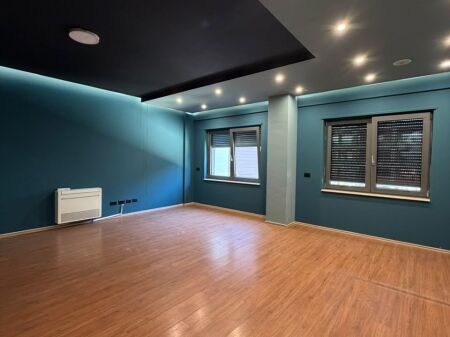 FOR RENT – BUSINESS PREMISES