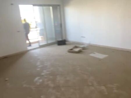 Shitet apartament 2+1+2 tek Shkolla e Bashkuar , prane Komisariatit nr.4 ! 200 mln leke !