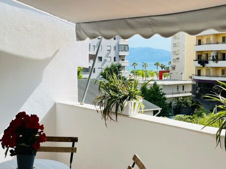 JEPET ME QERA APARTAMENT 1+1 – PRANE HOTEL PARTNER, VLORË 65 METRA KATROR