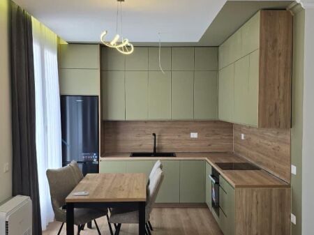 TEK STACIONI TRENIT APARTAMENT 2+1 PER QERA!