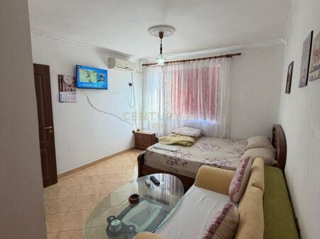 APARTAMENT ME QERA PRANE/ QSUT
