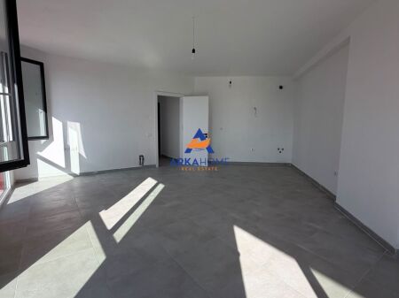 JEPET AMBIENT ME QIRA 90 M2 "FARMACI A10" 90.000 LEKE