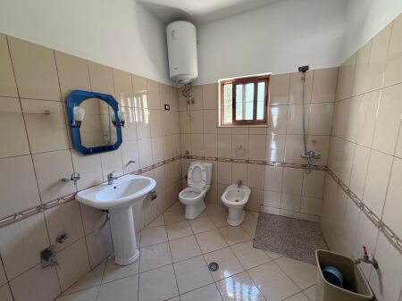3+1,kat 2 vile private,sauk i ri te varrezat,500 mije leke