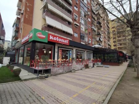 Shitet garsoniere tek Komuna e Parisit , Rruga Hasan Alla , Kristal Center , Selite , Kodra e Diellit .
