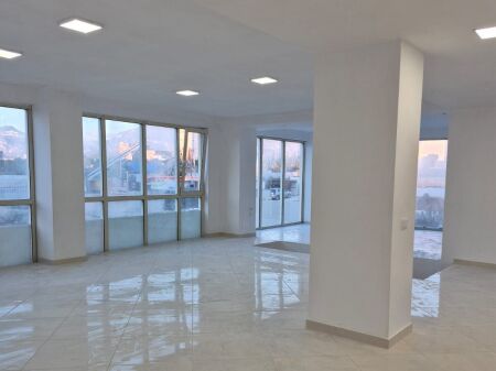 Affitto | Ambjent Biznesi | Bulevardi i Ri | 2600 €/mese